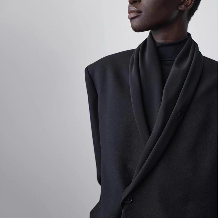 Blazer oversize féminin à la mode avec devant drapé Chic & Stil