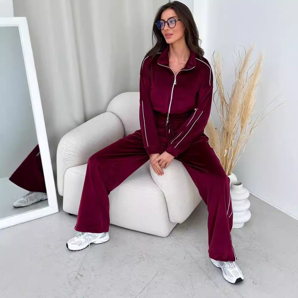Women's sports set with elastic waistband and contrasting side stripes Lune London