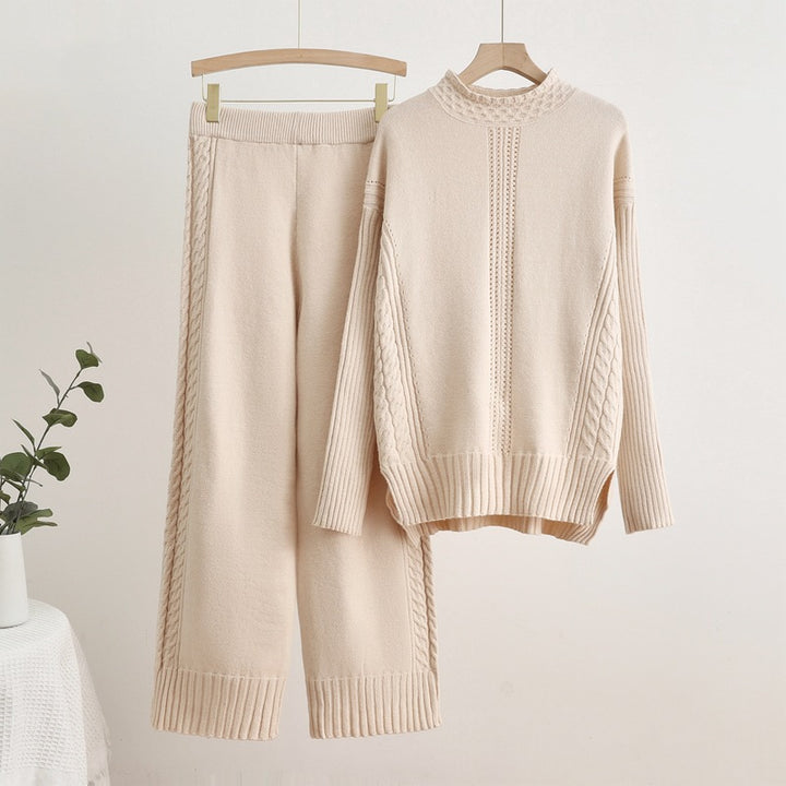 Comfortable knitted loungewear set for ladies with high cuffs and decorative braid patterns Lune London