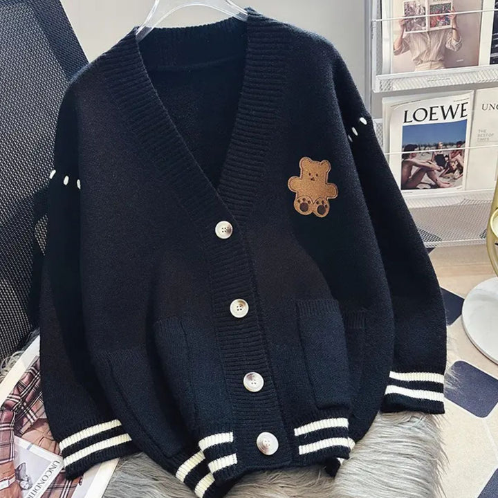 Cardigan moelleux pour femmes avec motif ours unique Chic & Stil