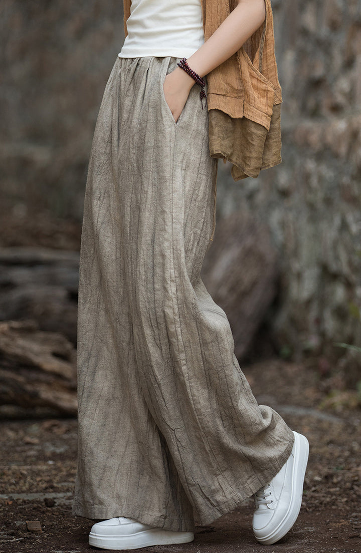 Loose linen pants for ladies with an elegant texture Lune London