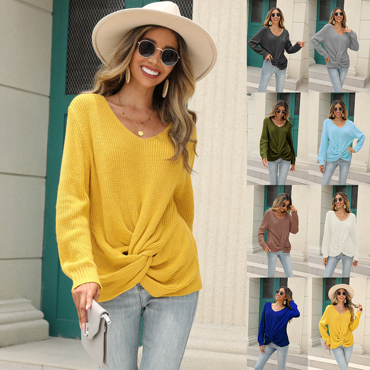 Casual knitted sweater for women with a modern knot design and V-neck Lune London