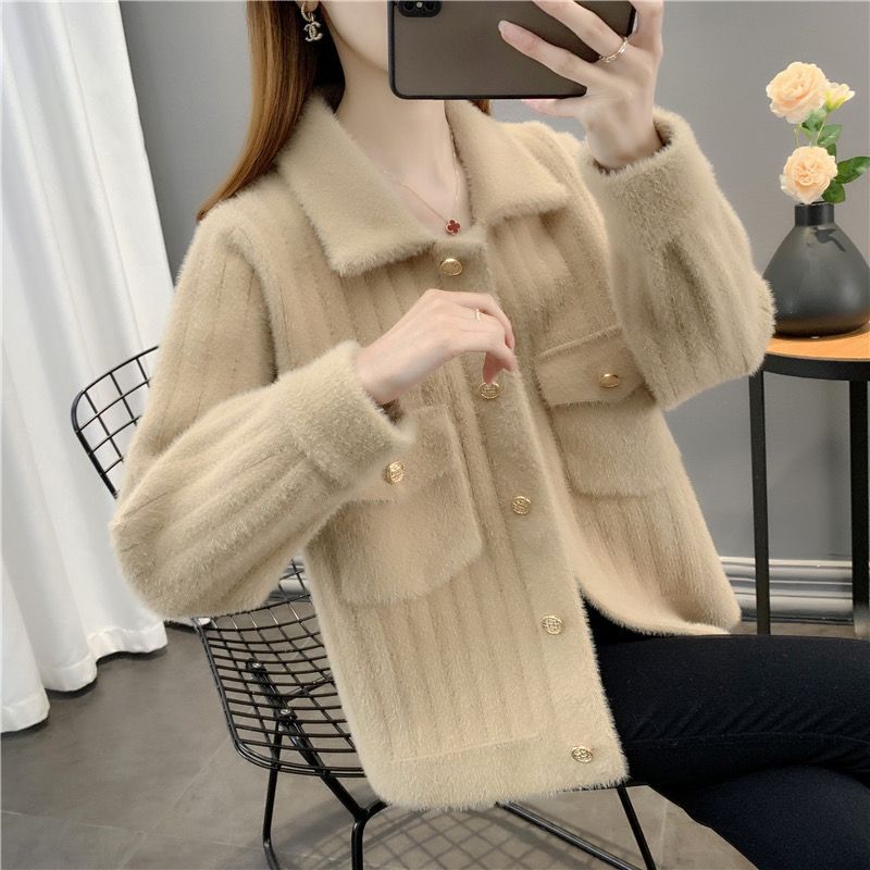 Cardigan confortable pour femmes avec des détails de bouton élaborés et des poches pratiques Chic & Stil