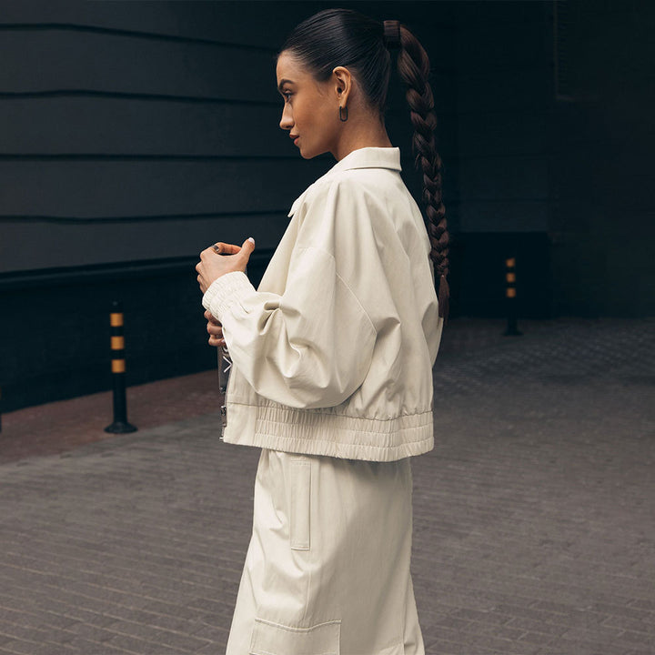 Veste de transition sportive pour femmes avec taille élastique et détails stylés Chic & Stil