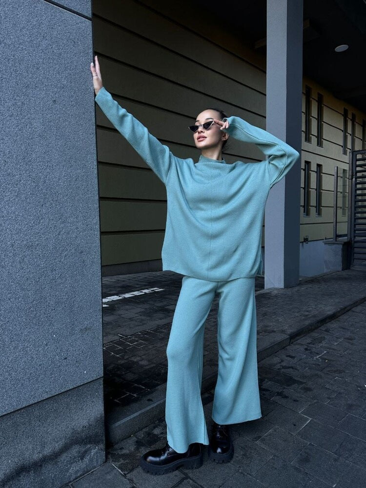 Women Elegant and Casual Lounge Set with a Loose Top and Flared Pants Lune London