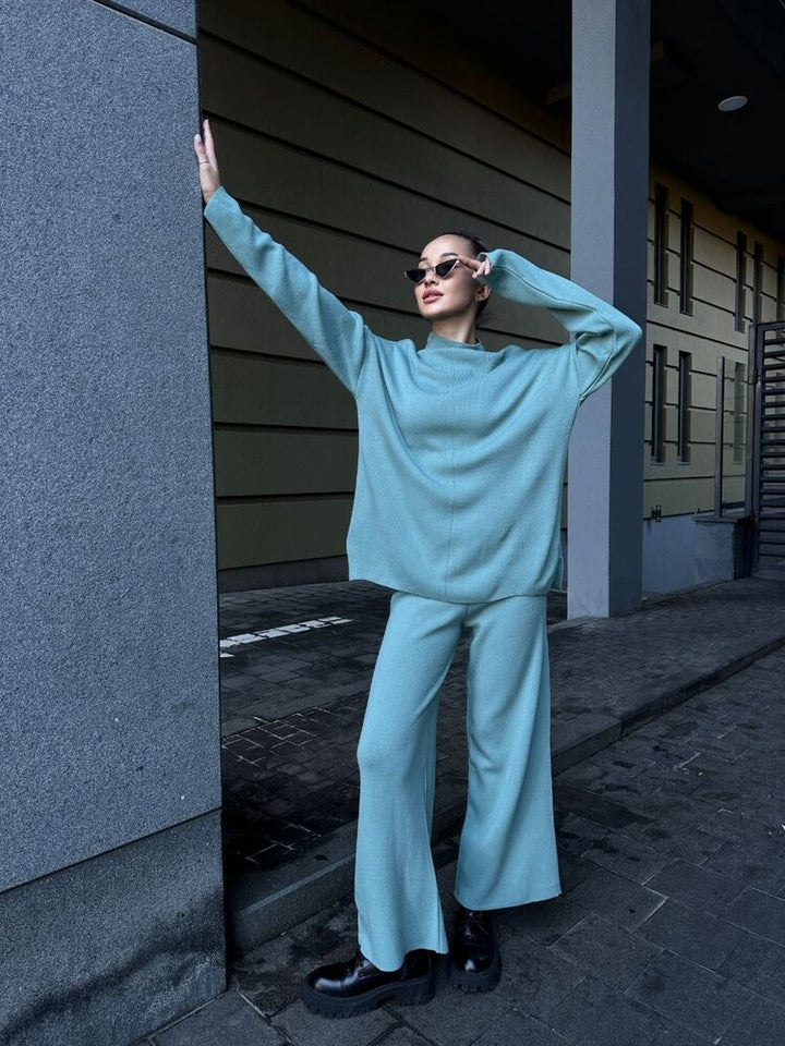 Women Elegant and Casual Lounge Set with a Loose Top and Flared Pants Lune London