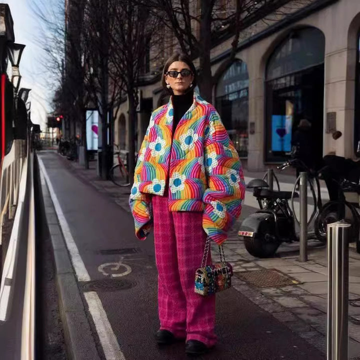 Veste matelassée confortable pour femmes avec design coloré et manches volumineuses Chic & Stil