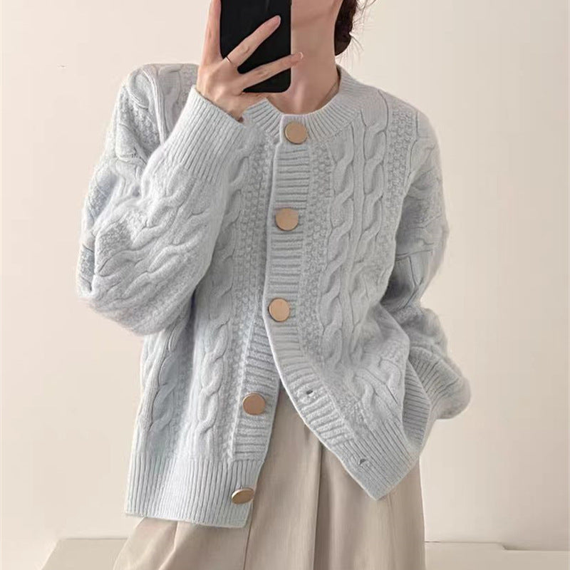 Cardigan pour femmes avec motif en cable et grands boutons Chic & Stil