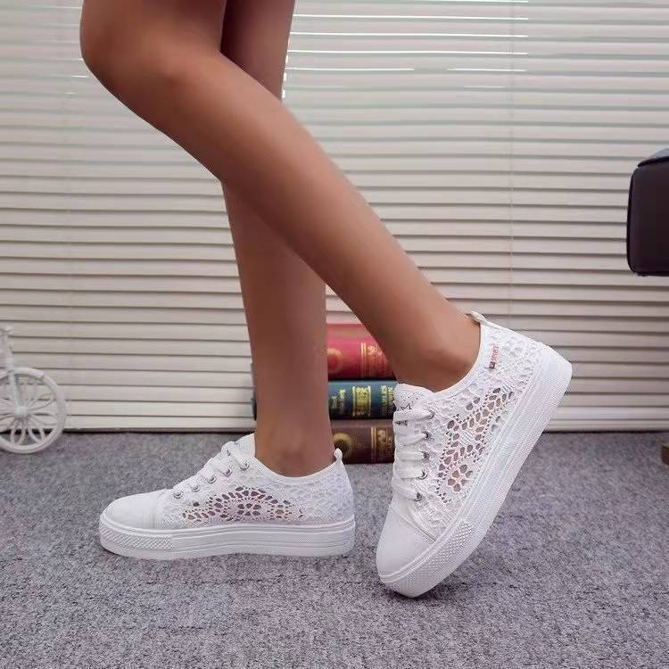 Women’S Sneakers with Delicate Lace Pattern and Non-Slip Sole Lune London