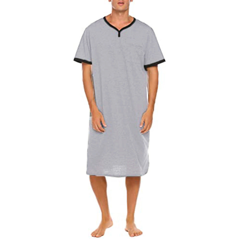 Night for men with practical chest pocket and classic V-neck Lune London