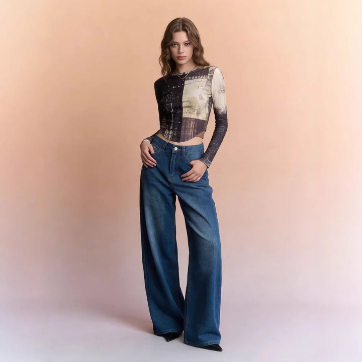 Women Loose Fit High-Waist Jeans with Refined Waist Design Lune London