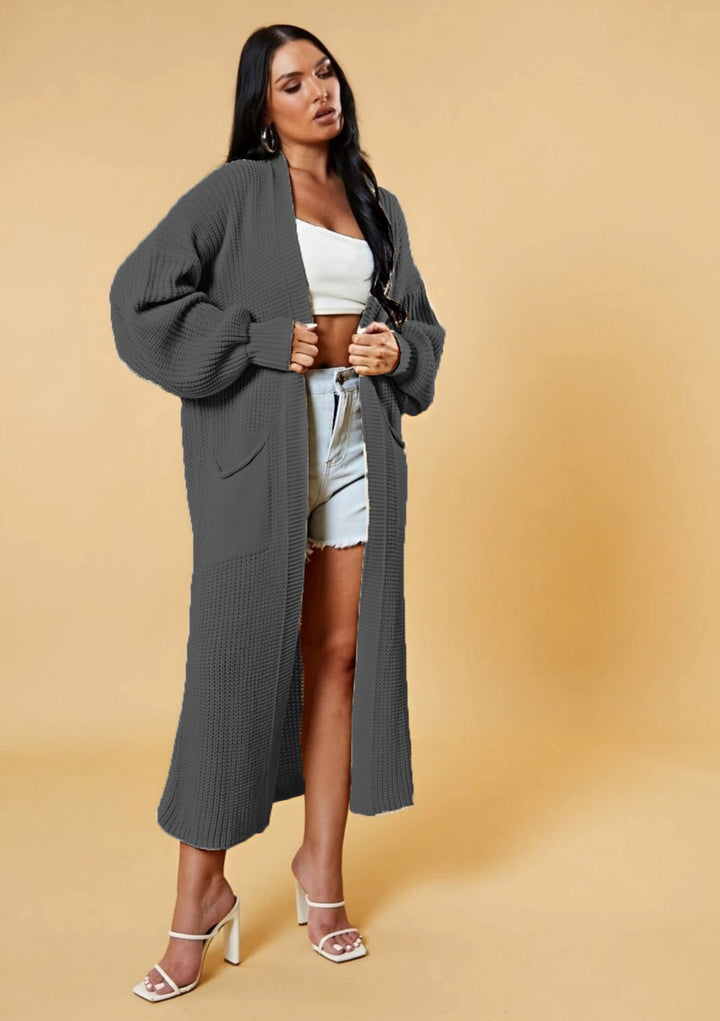 Cardigan long pour femmes en tricot avec design ouvert et poches pratiques Chic & Stil