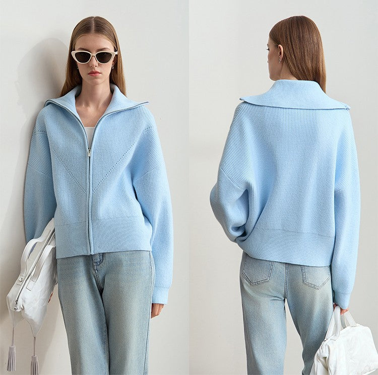 Cardigan court pour femmes avec capuche pratique et fermeture éclair moderne Chic & Stil