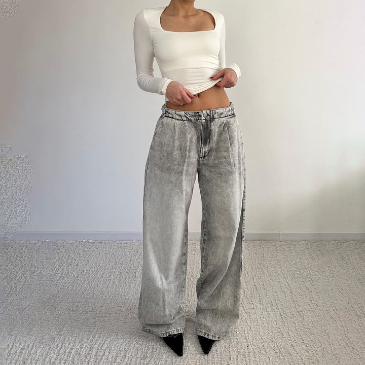 Flared women's jeans with trendy worn look Lune London