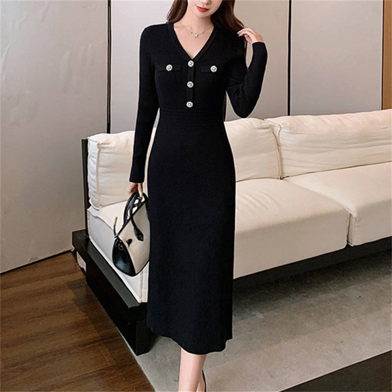 Elegant maxi dress for women with V-neck and button details Lune London
