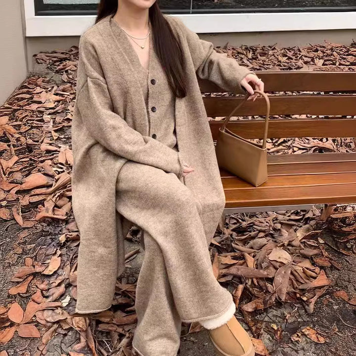 Ensemble en tricot élégant pour femmes avec cardigan long et pantalon large Chic & Stil