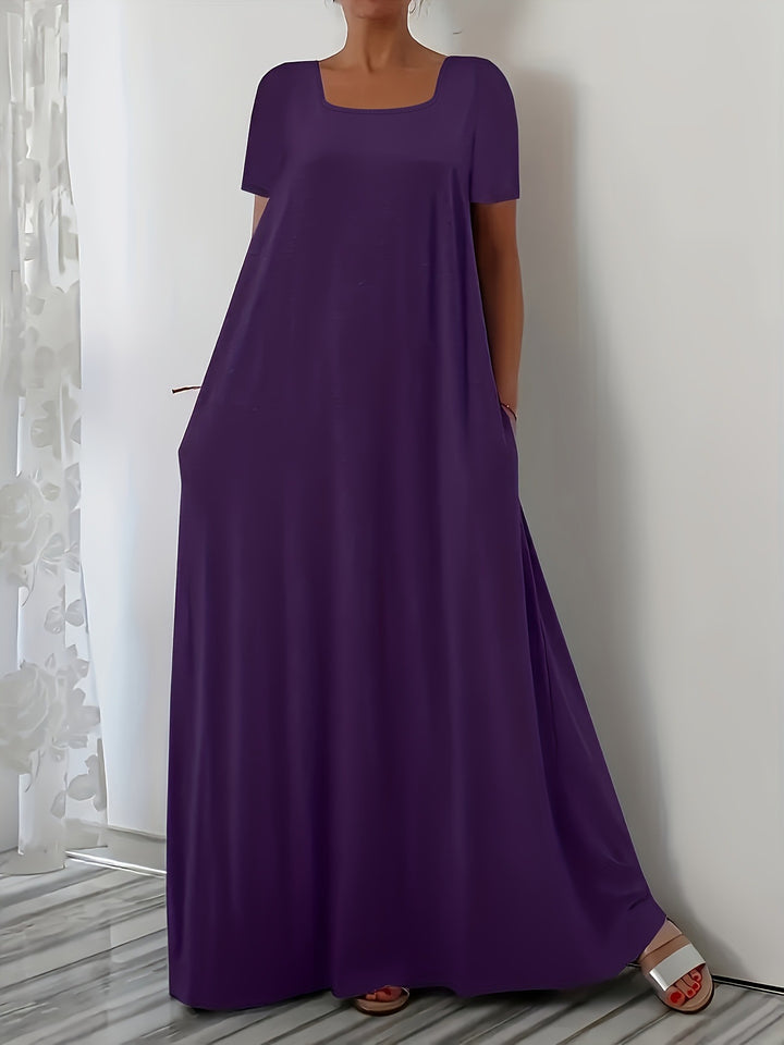 Maxi dress for women with a loose fit and practical pockets Lune London
