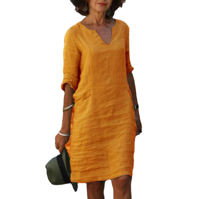 Linen dress for women with a relaxed fit and elegant V-neck Lune London
