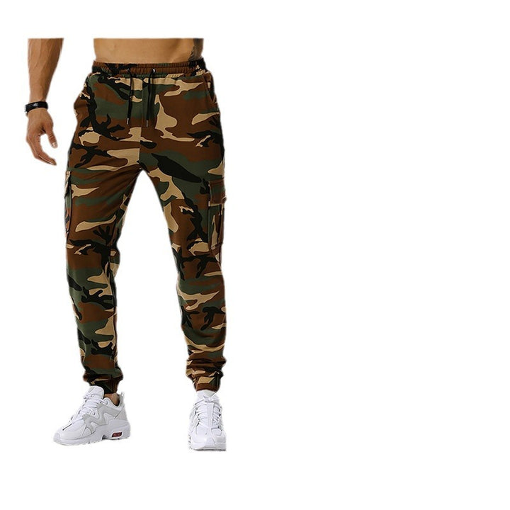 Camouflage cargo pants for men with elastic waistband and practical side pockets Lune London