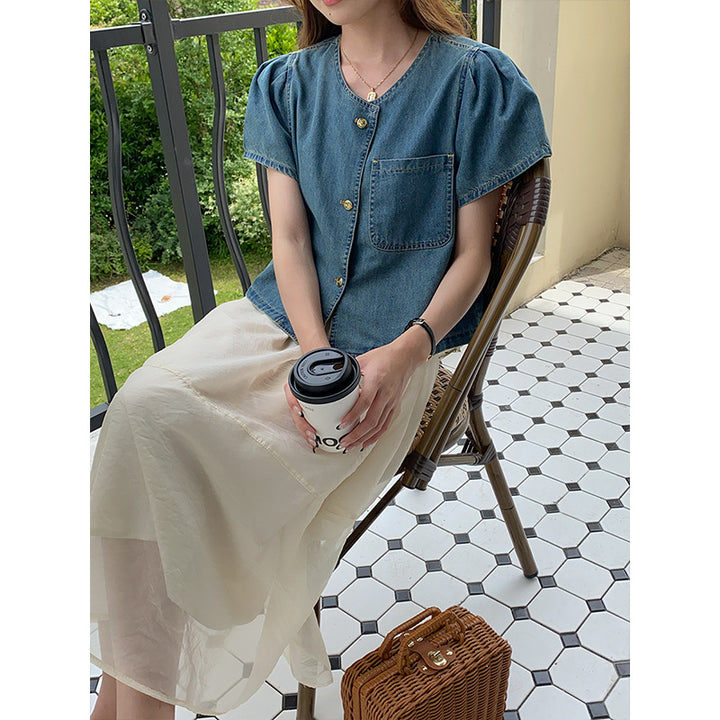 Women's casual denim jacket with voluminous sleeves and practical pockets Chic & Stil