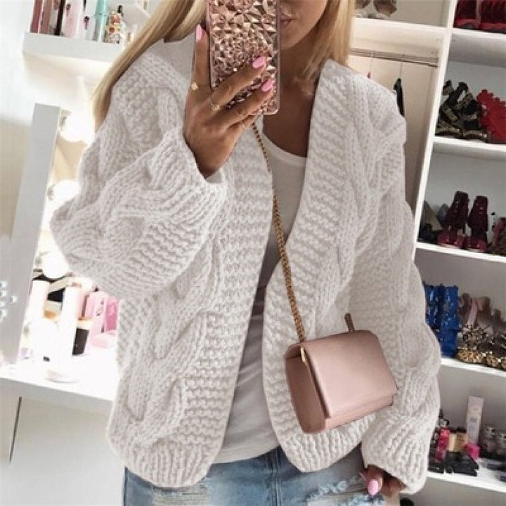 Knitted hooded jacket for ladies with a bulky fabric and a textured pattern Lune London