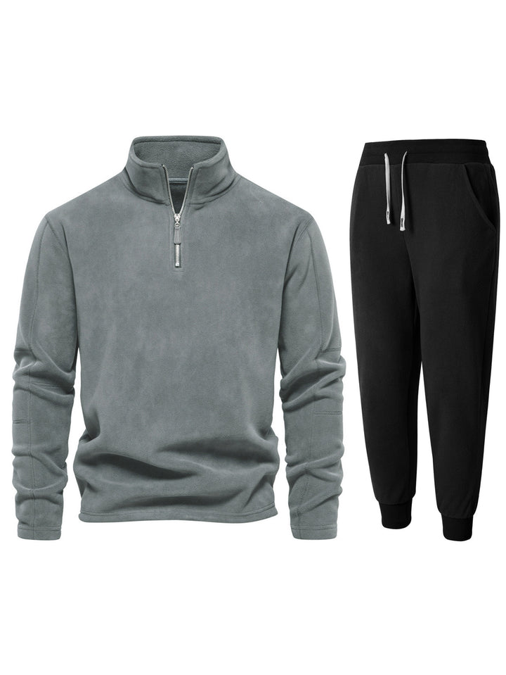 Men's fleece top with short zipper and comfortable jogger pants Lune London