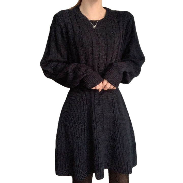 Robe tricotée pour femmes avec un motif de câble moderne et une coupe ajustée Chic & Stil