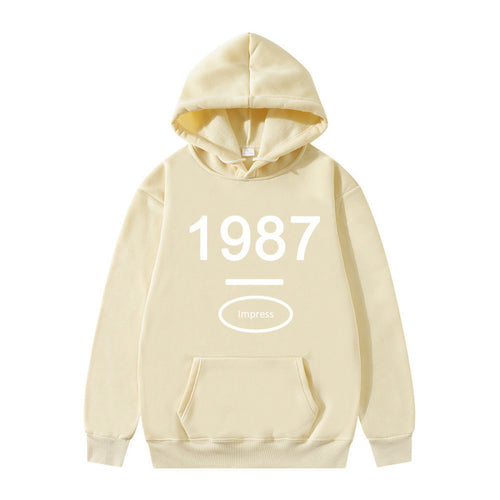 Women's hooded sweatshirt with practical kangaroo pocket design Lune London