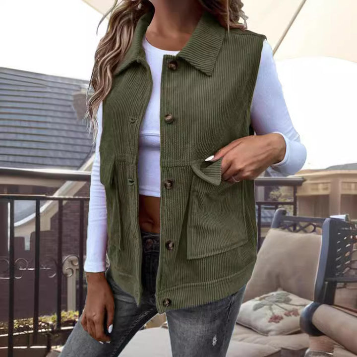 Casual women's cardigan with practical pockets and textured corduroy material Lune London