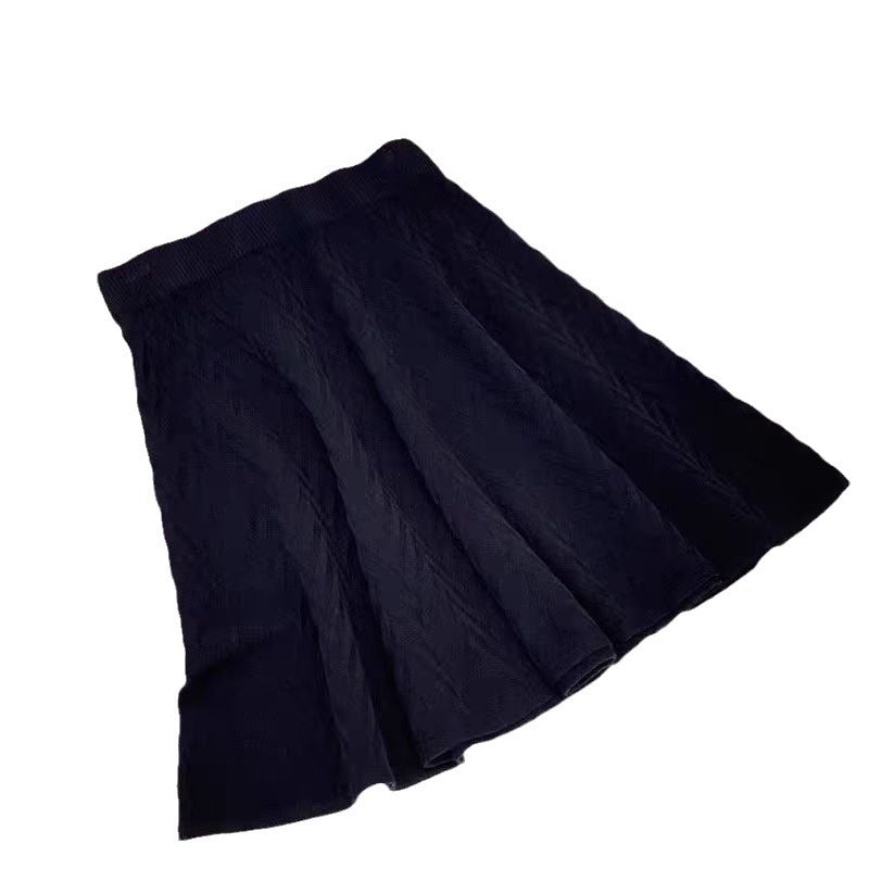 Knitted skirt for women with elegant braid details and a flattering cut Lune London
