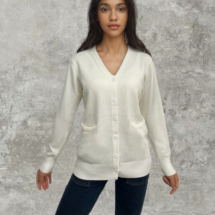 Casual knit jacket for women with integrated pockets and elegant button design Lune Londonl