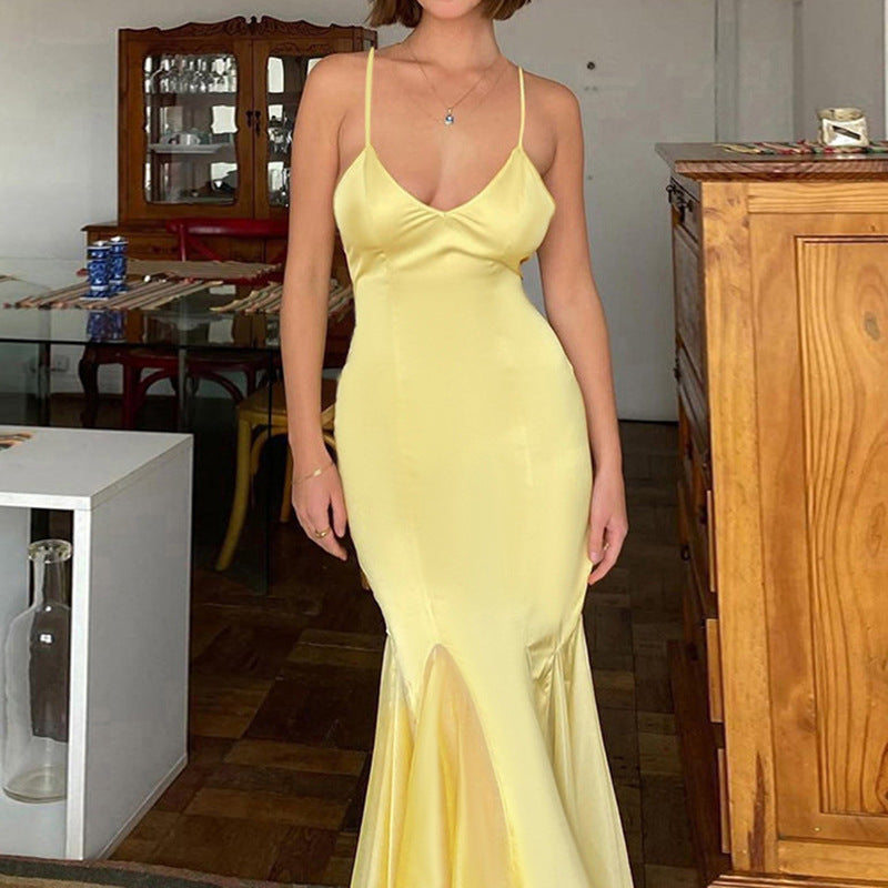 Women Elegant maxi dress with deep V-neck and slit Lune London
