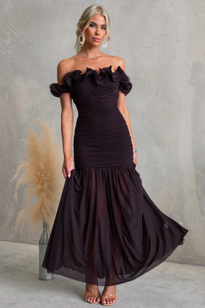 Women's Off-Shoulder Maxi Dress with Voluminous Ruffle Details and Elegant Waist Cut