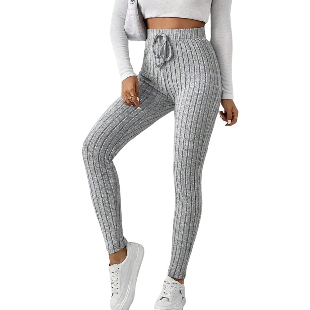 Leggings pour femmes avec motif à côtes fines et taille élastique Chic & Stil