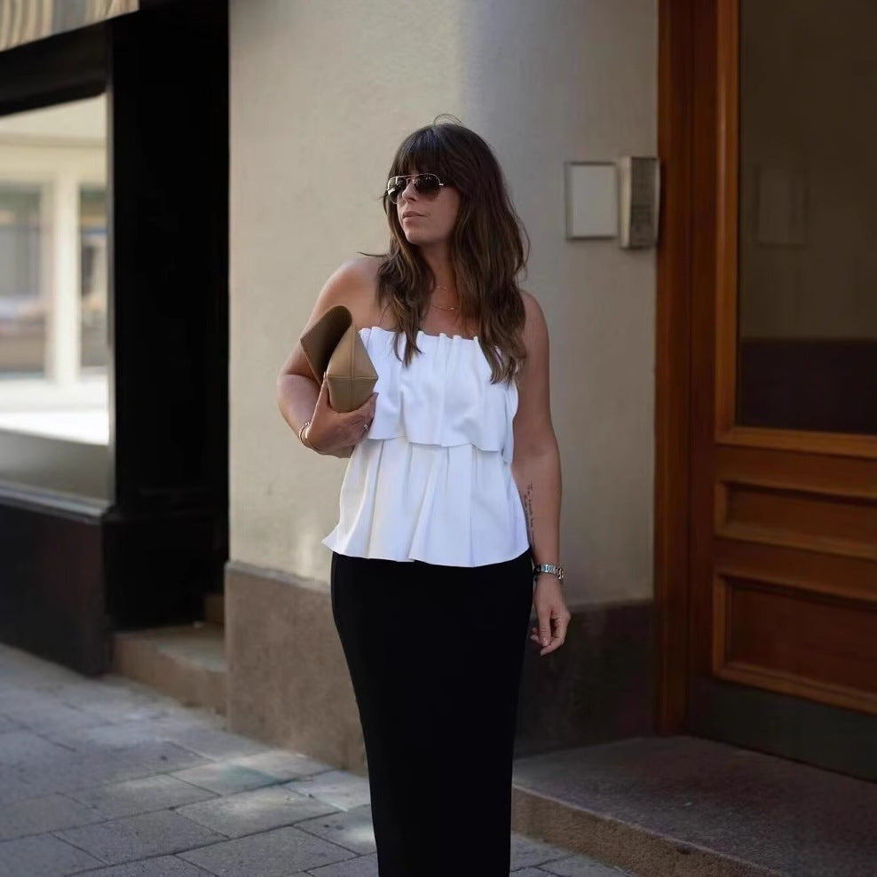 Sleeveless top for women with voluminous ruffle design Chic and Style