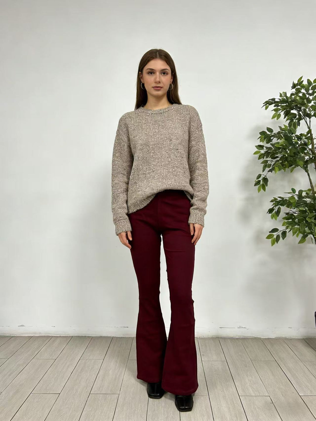 Women's fashionable flared jeans with high waist and comfortable fit Lune London