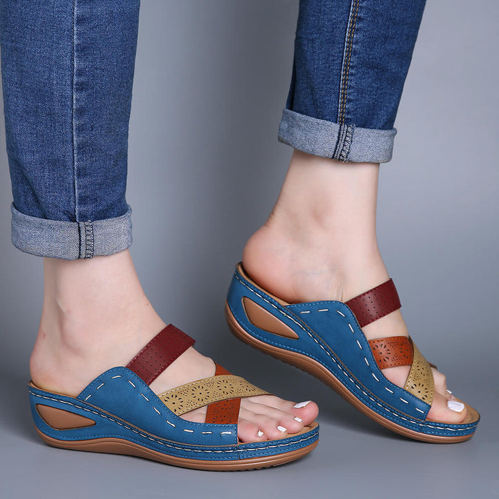 Comfortable sandals for women with trendy cut and adjustable straps Lune London