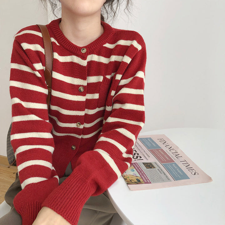 Ladies cardigan with chic and stylish stripe pattern