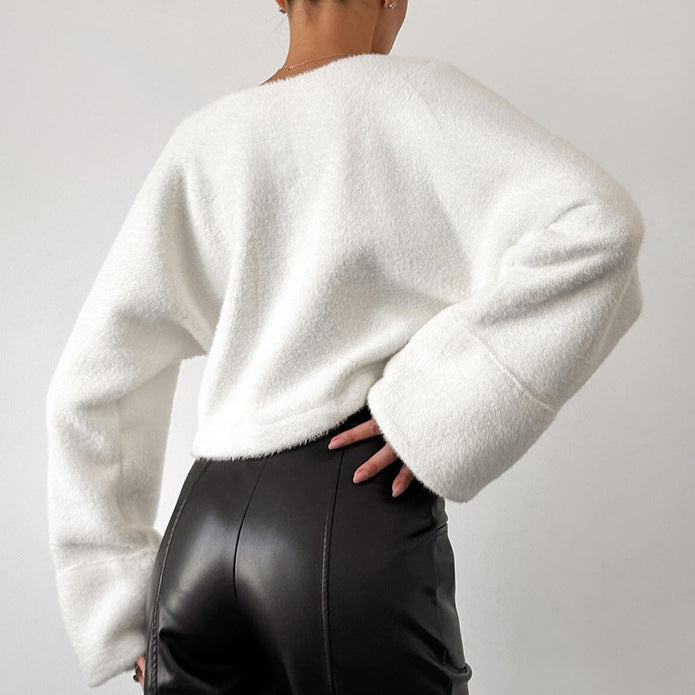 Lady fluffy cardigan with elegant V-neck and wide sleeves Lune London