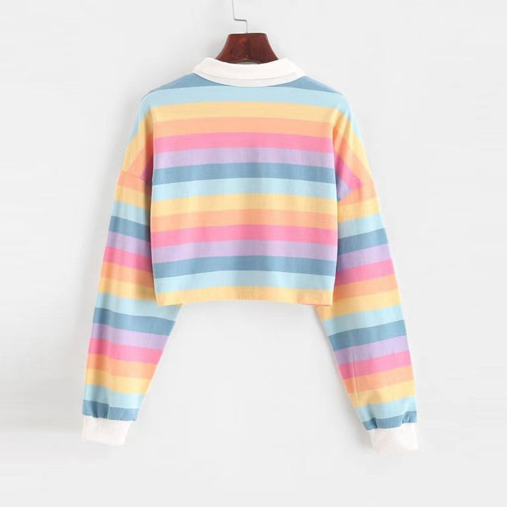 Women Cropped Polo Shirt with Colorful Stripes and Loose Fit Chic & Stil