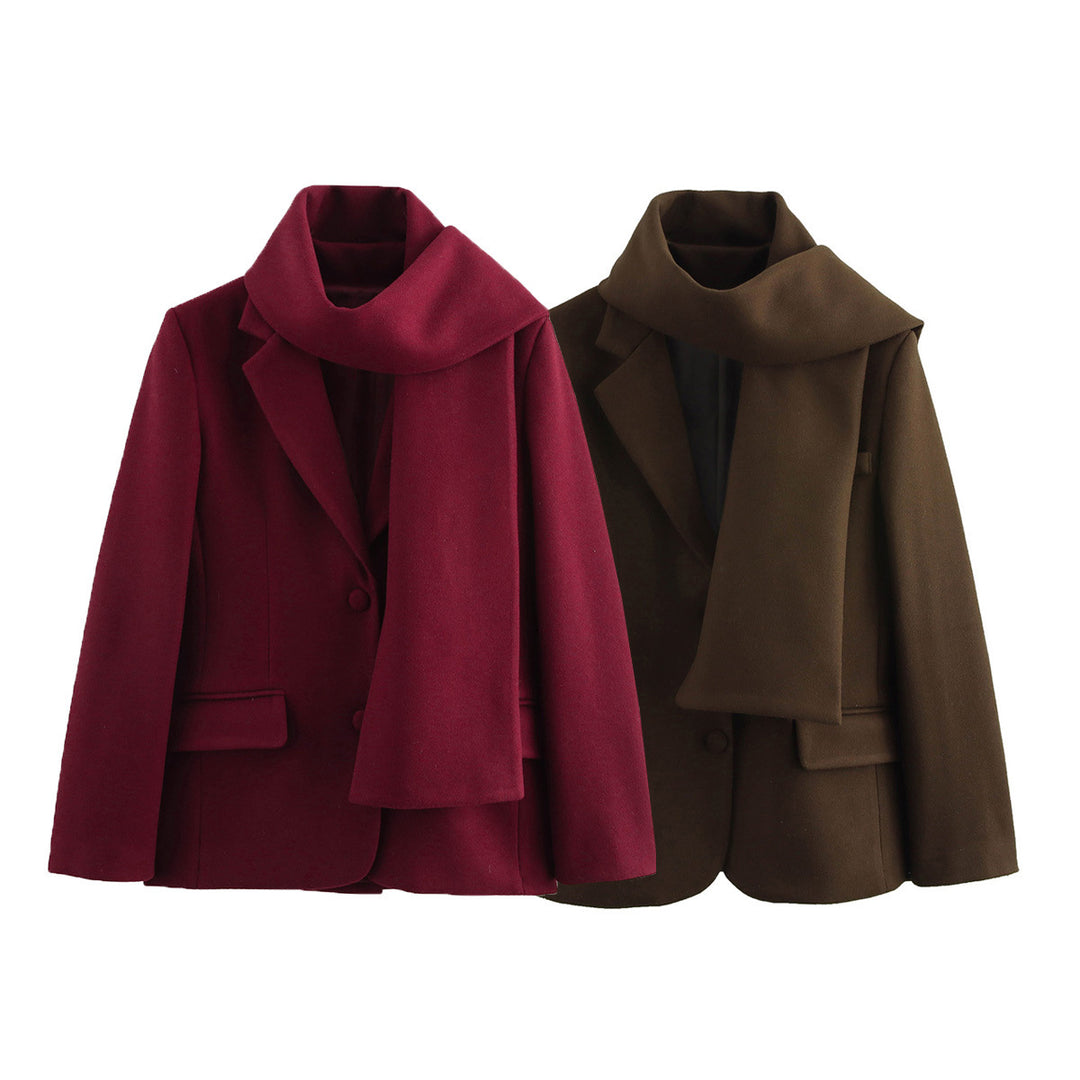 Elegant winter coat for women with a chic collar and a matching scarf Lune London