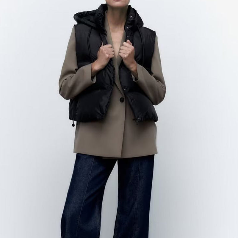 Quilted vest for women with high collar and practical drawstring Lune London