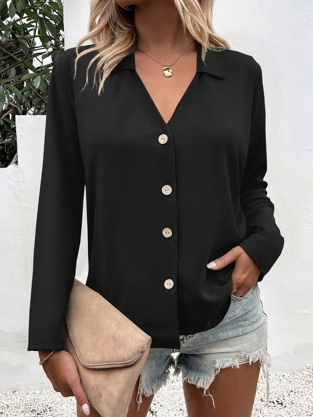 Trendy women's blouse with V-neck and button details Lune London