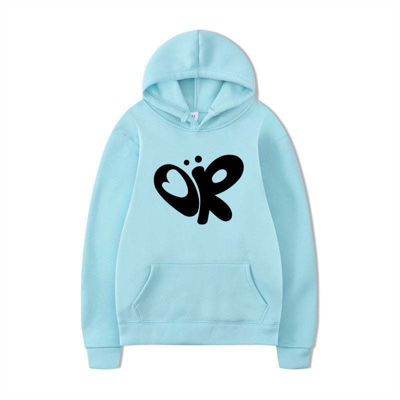 Women’s hoodie with large print and practical kangaroo pocket Chic & Stil