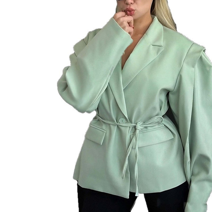 Blazer surdimensionné pour femmes avec ceinture à la taille et élégantes manches bouffantes Chic & Stil
