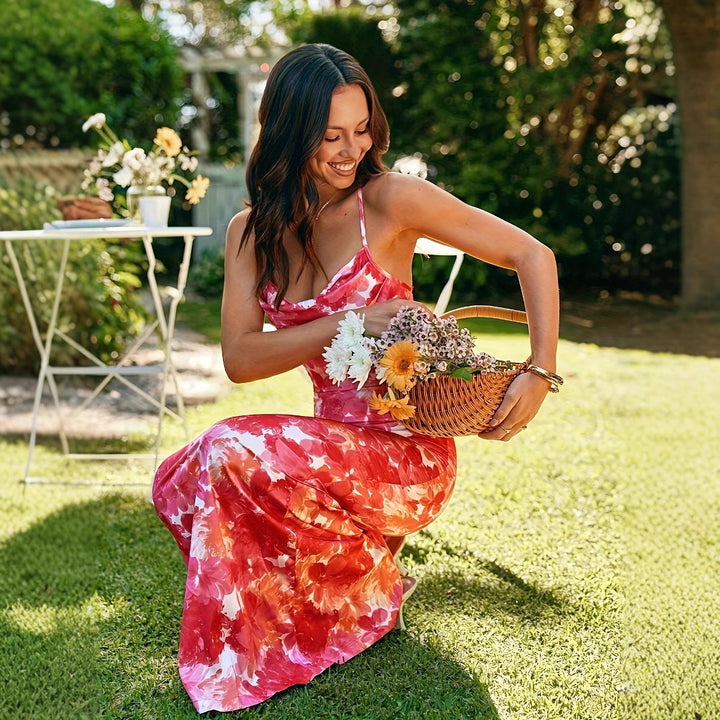 Ladies Elegant Summer Dress with Cut-out Details and a Chic Floral Pattern