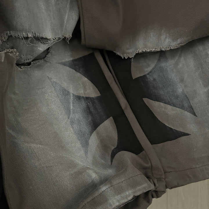 Casual women's pants with an oversized relaxed fit and trendy tear details Lune London