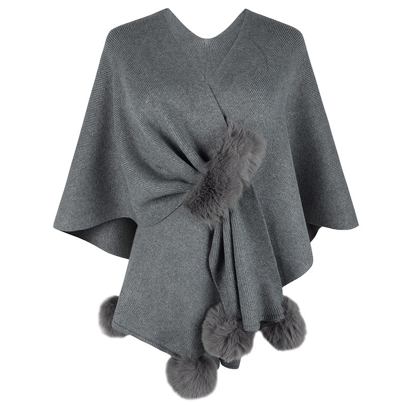 Elegant poncho for ladies with luxurious faux fur trim Lune London