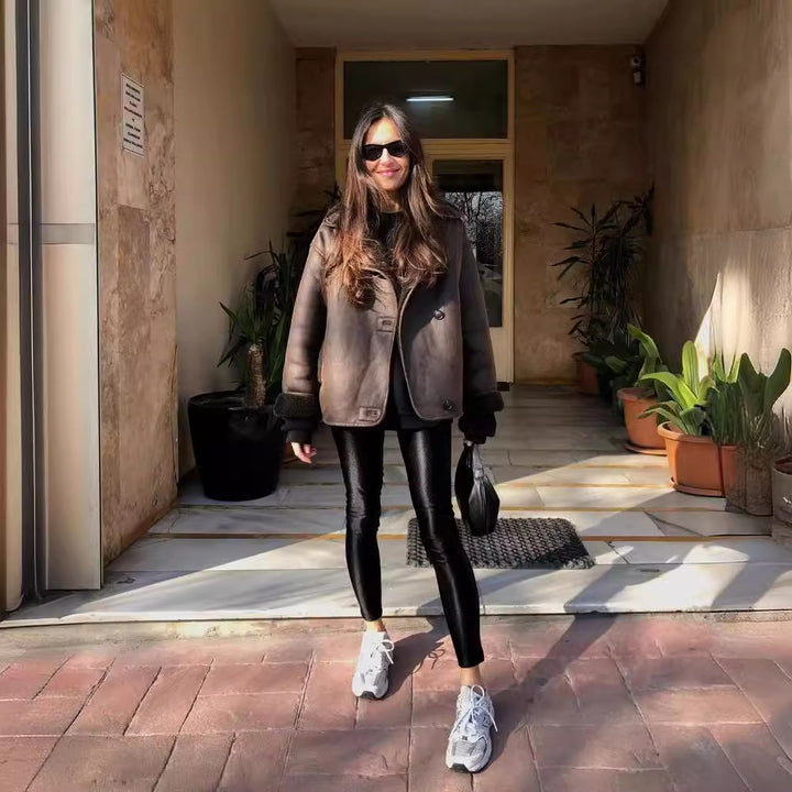 Veste de transition élégante pour femmes avec doublure en teddy doux et poches pratiques Chic & Stil