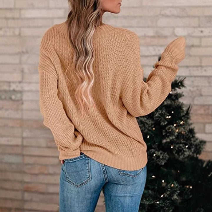 Fine knit pullover for women with V-neck and relaxed fit Lune London
